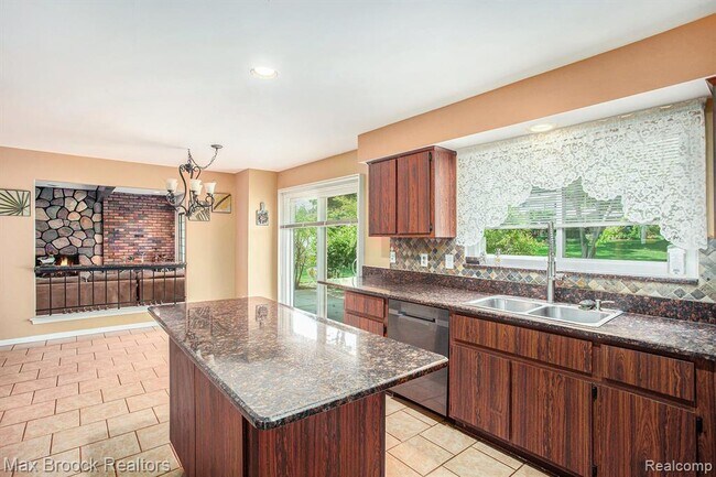 Building Photo - 5622 Powder Horn Dr