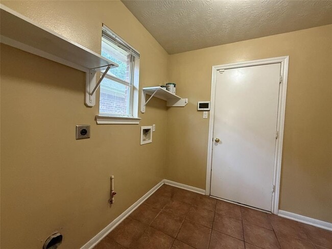 Building Photo - 11115 Creekline Green Ct