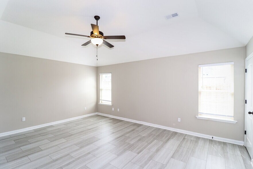Building Photo - 1075 Carib Loop W