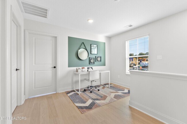 Building Photo - 1708 Bennett Vlg Dr