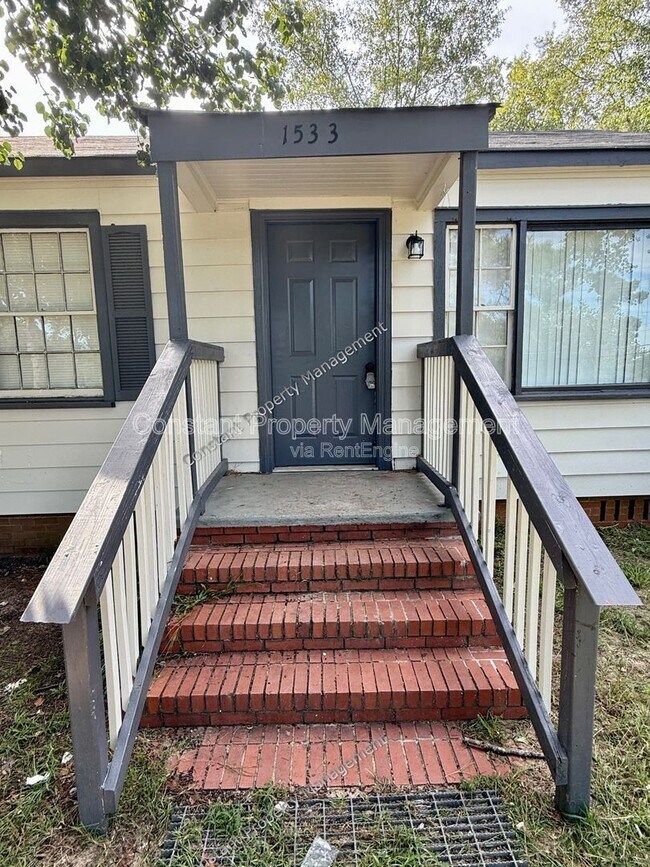 Building Photo - 1533 Engle Dr