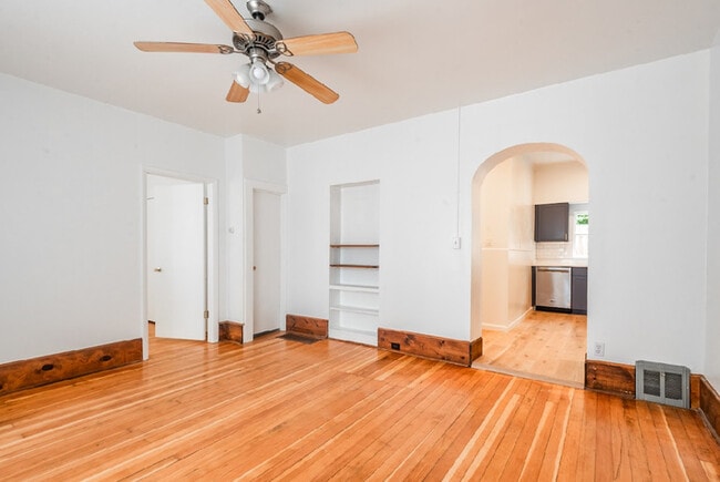 Building Photo - 450 Quince St