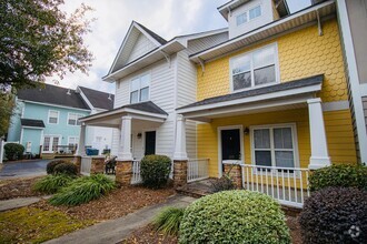 Building Photo - 2 Bedroom, 2.5 Bath Available in Hampton F...