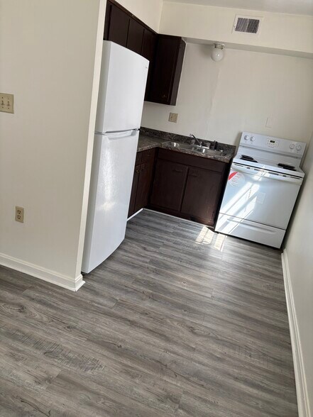 Building Photo - 1707 Lafayette Dr