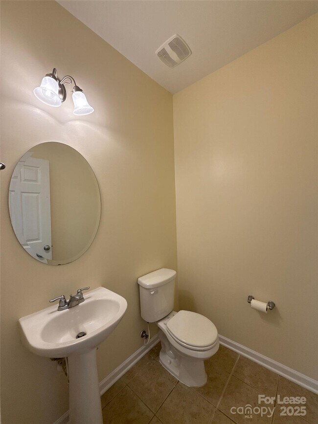 Building Photo - 3046 Summerfield Ridge Ln