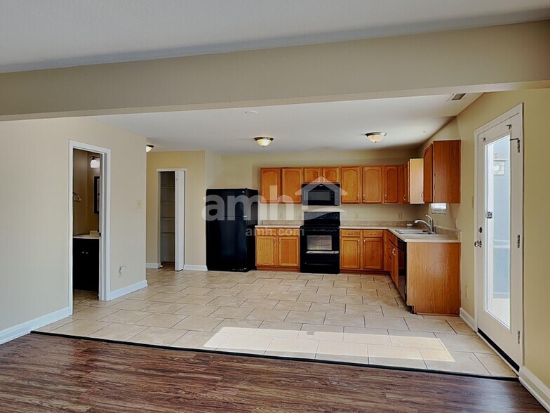 Building Photo - 11325 Congaree Way