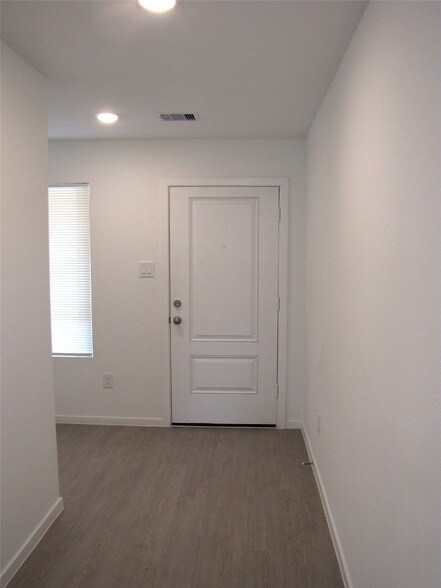 Building Photo - 17955 Valle Cupa Ln