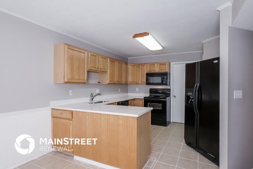 Building Photo - 10812 Pineview Ct