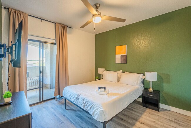 Building Photo - 2150 S 55th St