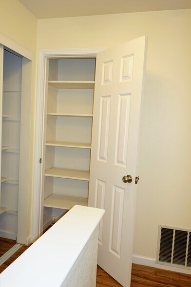 Entry Closet with Shelving - 983 Hacienda Circle