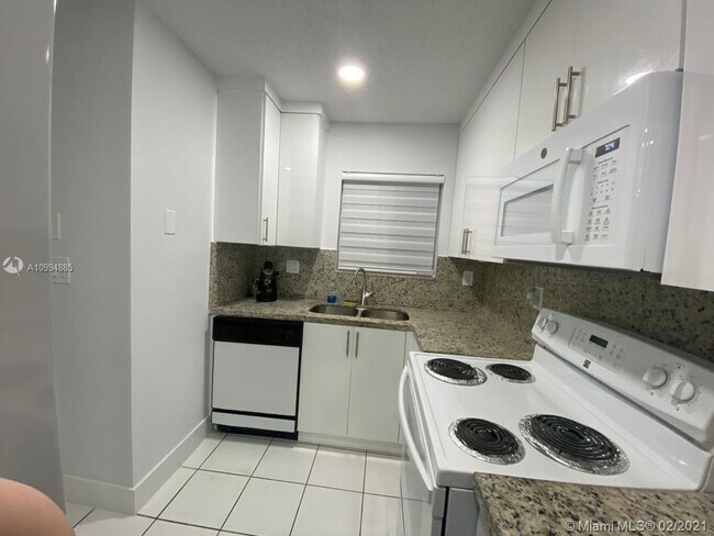 Building Photo - 312 NW 114th Ave