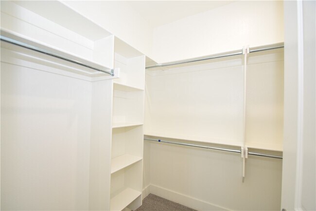 Building Photo - 401 Azurite Rd