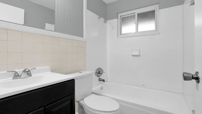 Building Photo - 1631 Lucks Rd