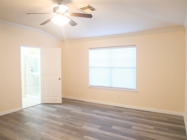 Building Photo - 2726 Heatherwind Ln