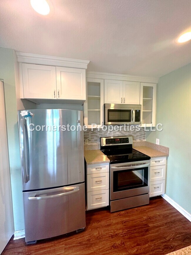 Building Photo - 94-545-545 Lumiaina St