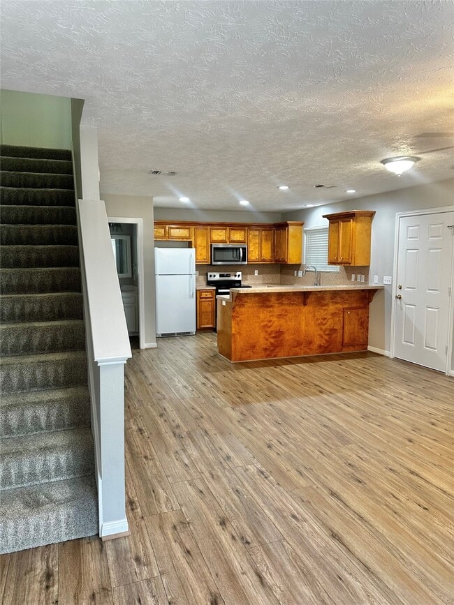 Building Photo - 404 Peach St