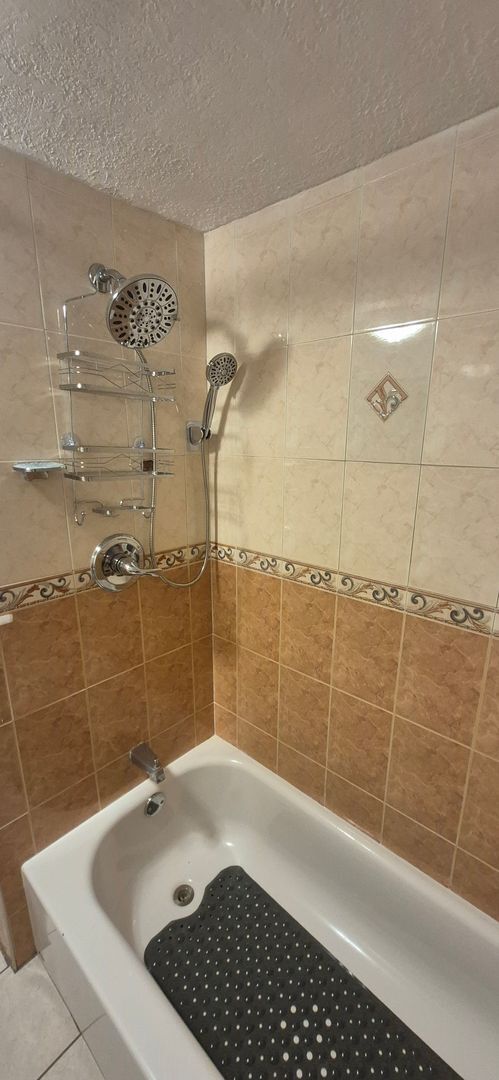 Building Photo - Charming 2 Bedroom / 1 Bathroom House