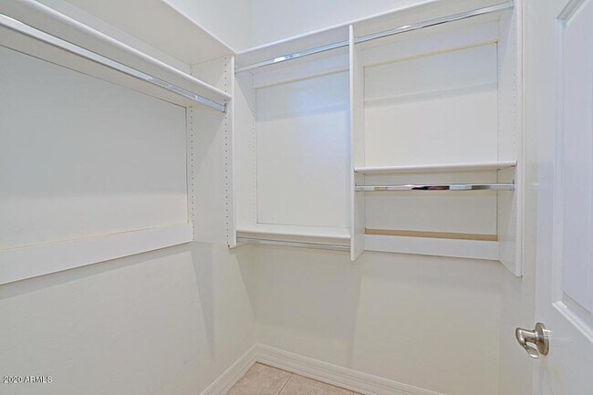 Building Photo - 9311 E Cavalry Dr