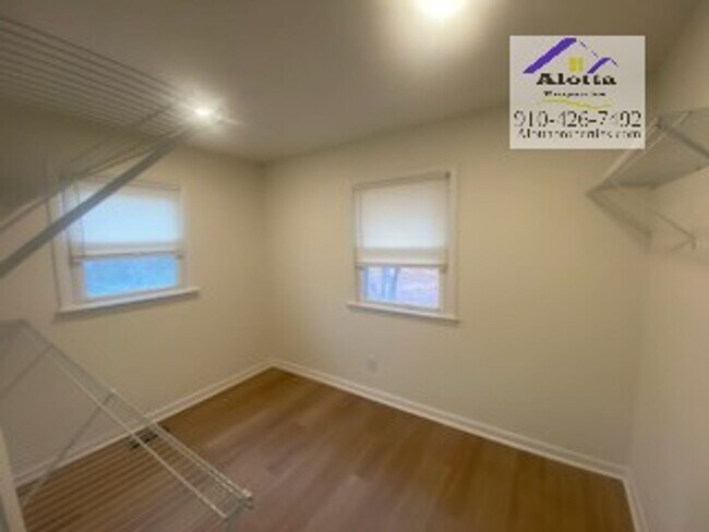 Building Photo - 525 Odell Rd