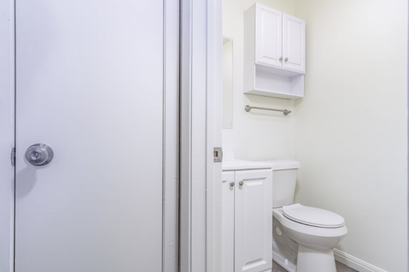 Building Photo - 3 Amanda