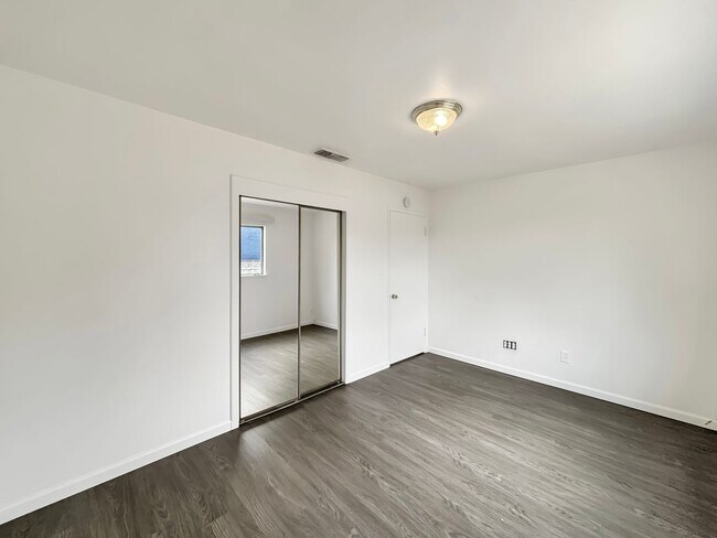 Building Photo - Stunning 3BD/1.5BA House in Clairemont Mes...