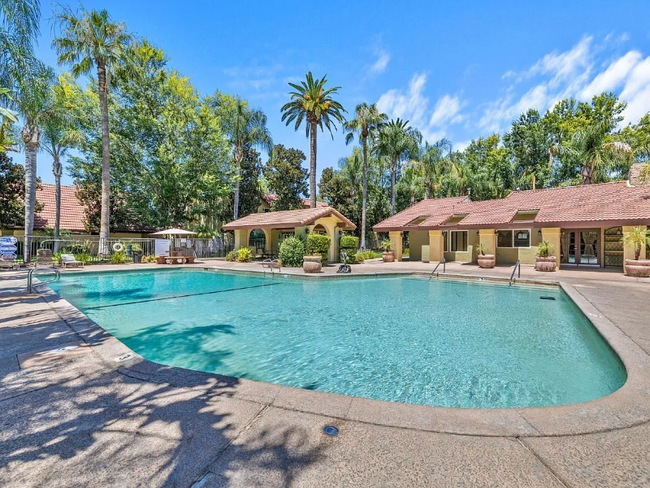 Primary Photo - 2881 Huntington Blvd