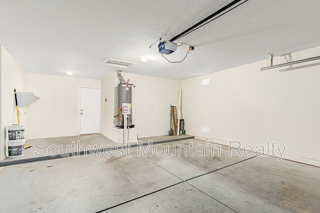 Building Photo - 30196 N Sunray Dr