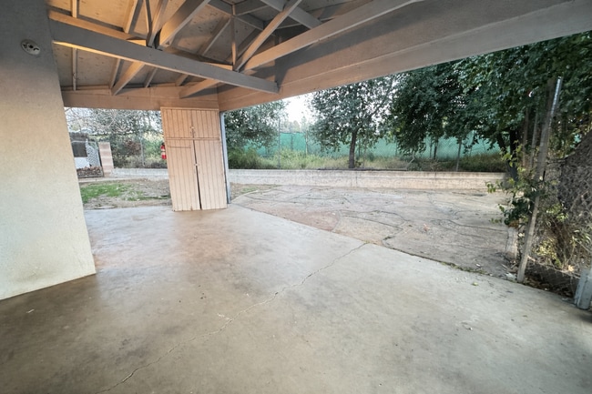 Building Photo - 501 S University St