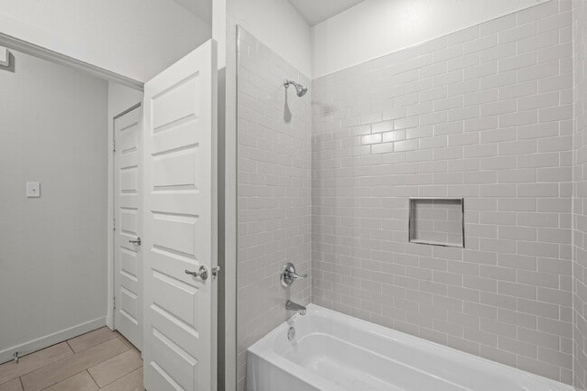 Building Photo - Brand new townhomes in Iron Horse!