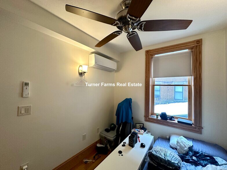 Building Photo - 48 Garden St