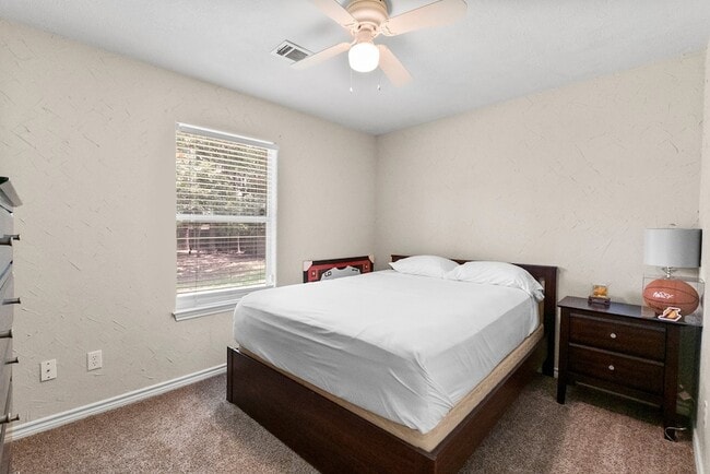 Building Photo - 16305 Many Trees Ln
