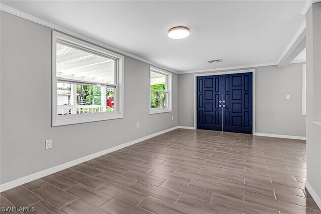 Building Photo - 1152 Harbor Dr