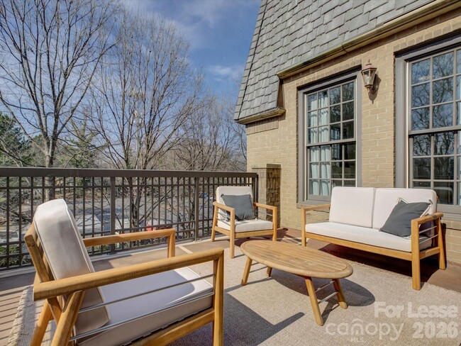 Building Photo - 3278 Park Rd