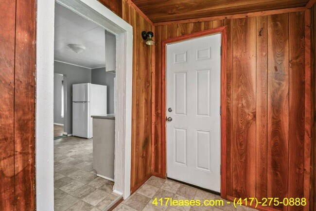 Building Photo - 2139 N Taylor Ave