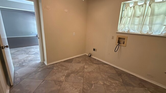 Building Photo - 1548 Ramberlyn Way