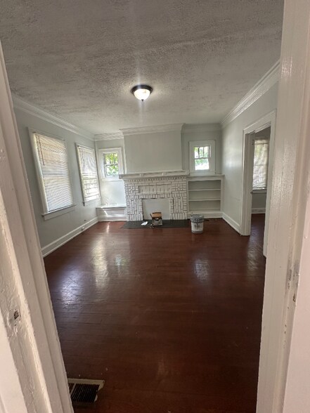 Building Photo - 529 Fulton Ave SW