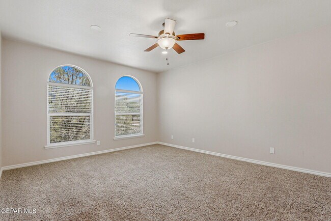 Building Photo - 825 Dulce Tierra Dr