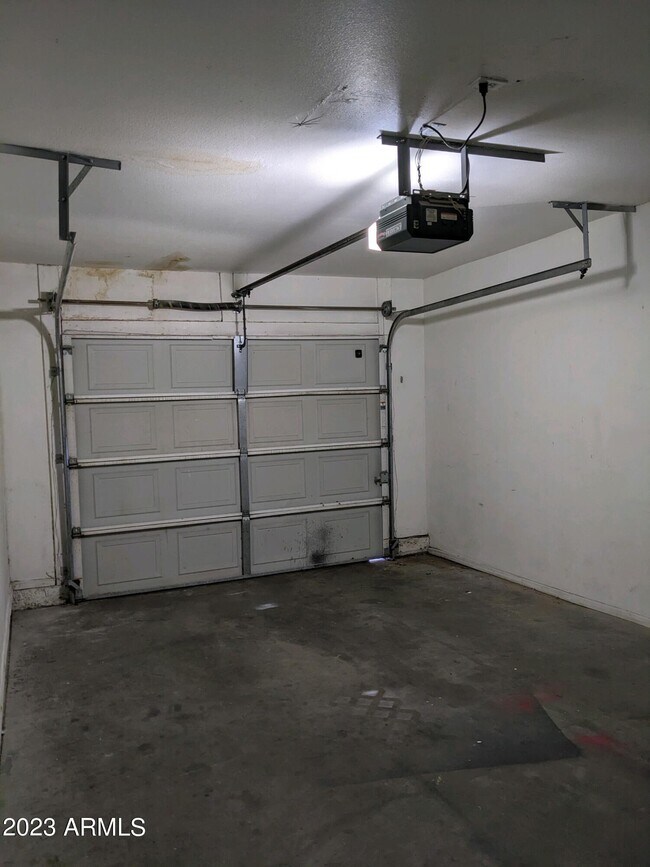 Building Photo - 600 W Grove Pkwy
