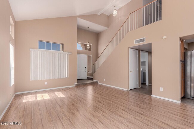 Building Photo - 5206 W Topeka Dr