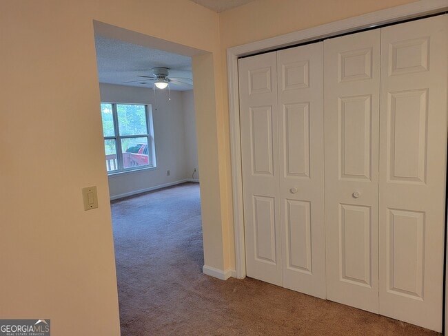 Building Photo - 104 Denhaven Dr
