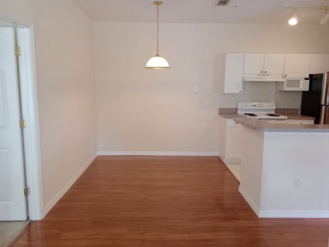 Building Photo - 821 Grand Regency Pointe
