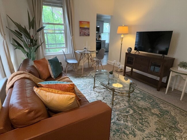 Building Photo - 52 Pomeroy Ave