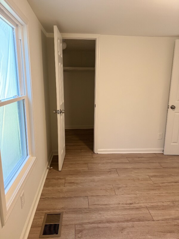 Building Photo - 811 Williams Lake Rd