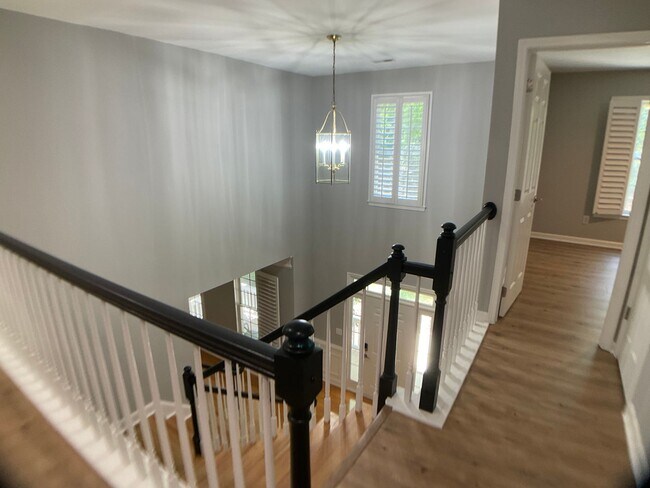 Building Photo - Absolutely Stunning Rare Rental in Hope Va...
