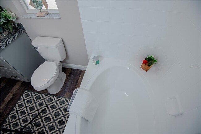 Building Photo - 8002 Carriage Pointe Dr