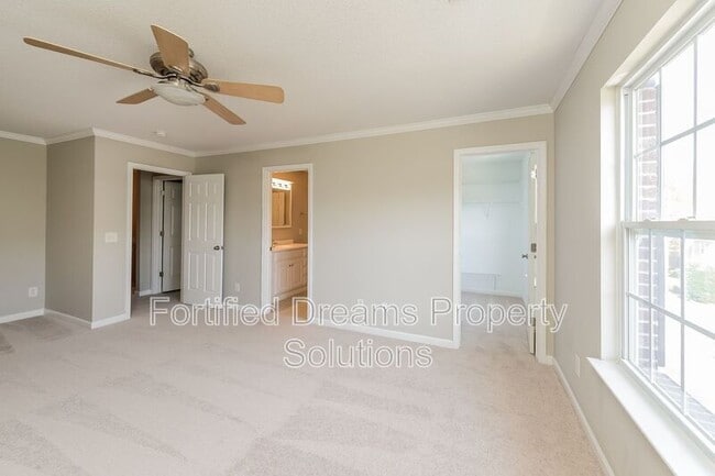 Building Photo - 15 Dillingham Pl