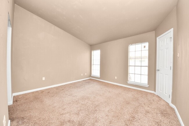 Building Photo - 3600 Jeanetta St