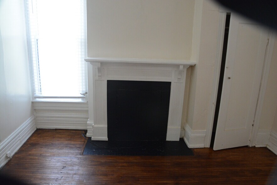 Bedroom - 120 W 5th Ave