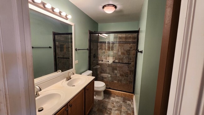 Building Photo - 2325 Twilight Dr