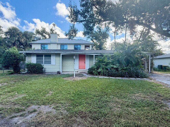 Building Photo - Close to Siesta Key Beach! 2 Bedroom Home